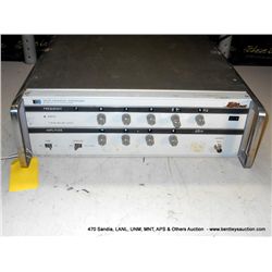 HP 3320B FREQUENCY SYNTHESIZER