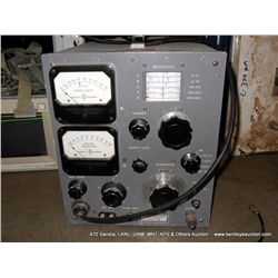 GENERATOR VHF SIGNAL MODEL 608B