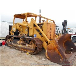 ALLIS-CHALMERS FRONT END LOADER, 1,458 HOURS, DIESEL MOTOR & CARCO MODEL J WINCH LOCATION: 2541 KARS
