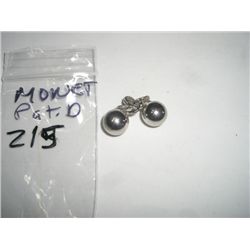 VINTAGE *RARE-HARD TO FIND* BEAUTIFUL EARRINGS STAMPED *MONET* HAVE CLIP STYLE BACKS!! EARRINGS CAME