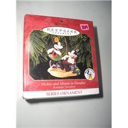 1999 HALLMARK KEEPSAKE ORNAMENT-NEW IN THE BOX *DISNEY'S-MICKEY AND MINNIE IN PARADISE* ORIGINAL PRI