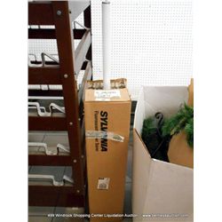 BOX: SYLVANIA FLUORESCET LIGHT BULBS 25 WATT