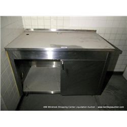 STAINLESS FOOD PREP TABLE