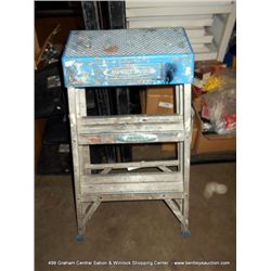 WERNER MIGHTY-LITE ALUMINUM 2' STEP LADDER