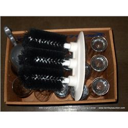 BOX: ASSORTED GLASSES & WASHBRUSH