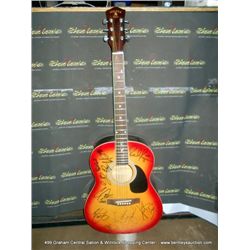 INDIANA DAKOTA MODEL IDA-CB GUITAR, 10 AUTOGRAPH SIGN