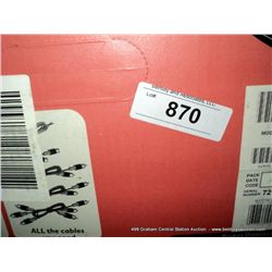 BOX: CHRISTMAS STOCKINGS, WREATHS & WALL DÉCOR