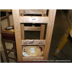 US WOOD RED TOPPED CUSHION BAR STOOL 29" 2X MONEY