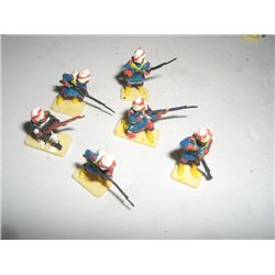 VINTAGE TOY SOLDIERS 6 TOTAL AFRICAN SOLDIERS *HAND PAINTED & PLASTIC*!! TOY SOLDIERS CAME OUT OF ES