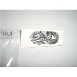 COMMUNICATIONS ELECTRONICS MAINTENANCE BADGE *TAG ON HOLDER SAYS $22.00*!! BADGE CAME OUT OF SAFE!!