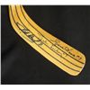 Image 2 : HOCKEY STICK AUTOGRAPHED BY GORDIE HOWE / TED LINDSAY / SID ABLE