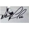 Image 2 : MARIO LEMIEUX AUTOGRAPHED 8 x 10 FRAMED PHOTO