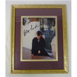 BETTE MIDLER AUTOGRAPHED 8 X 10 PHOTO