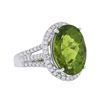 Image 2 : 18KT White Gold 8.53ct Peridot and Diamond Ring