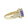 Image 3 : 14KT Yellow Gold 3.11ct Tanzanite and Diamond Ring