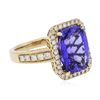 Image 2 : 14KT Yellow Gold 7.68ct Tanzanite and Diamond Ring