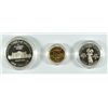 Image 2 : 1993 BILL OF RIGHTS 3 PIECE COMMEM. SET: $5 GOLD, SILVER DOLLAR AND HALF DOLLAR