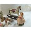 Image 2 : LOT 8 ASSORTED VINTAGE DECOR KNICK KNACKS