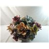 Image 2 : CAPODIMONTE LARGE FLOWERS IN VASE