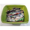 Image 1 : BOX LOT ASSORTED BASEBALL CARDS LOOSE