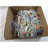 Image 2 : BOX LOT ASSORTED BASEBALL CARDS LOOSE