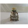 Image 1 : VINTAGE ROSE ON PILLOW MUSIC BOX