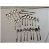 Image 2 : LOT 25 WM A ROGERS SILVER PLATE SPOONS