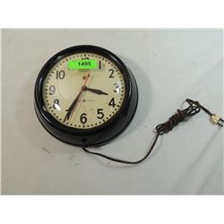 VINTAGE GE ELECTRIC  WALL CLOCK