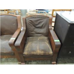 VINTAGE MASCULINE ROCKING LOUNGE CHAIR