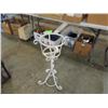 Image 1 : METAL VINTAGE PLANTER STAND