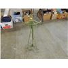 Image 1 : GREEN METAL VINTAGE PLANTER STAND
