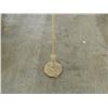 Image 4 : CREAM ANTIQUE FLOOR LAMP