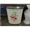 Image 1 : VINTAGE PAINTED LAUNDRY HAMPER