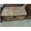 Image 1 : ANTIQUE TRAVEL TRUNK