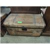 Image 2 : ANTIQUE TRAVEL TRUNK