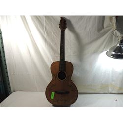 VINTAGE ACOUSTIC GUITAR