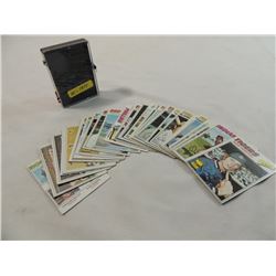 25 1977 TOPPS BASEBALL CARDS