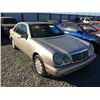 Image 3 : 98 Mercedes-Benz E-Class 4 Dr  Sedan - T - DRIVE