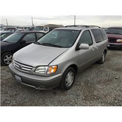 01 Toyota Sienna 4dr Minivan - OT - DRIVE