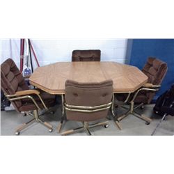 Retro Dinette & 4 Upholstered Chairs on Casters