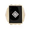 Image 1 : 10KT Yellow Gold Onyx and Diamond Ring
