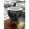 Image 1 : Oriental Vase w/Stand - No Shipping