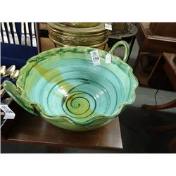 Victra Italian Glazed Bowl w/Handles