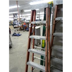 Louisville 6' Fiberglass Ladder