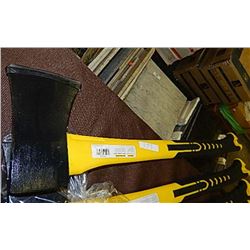 AXE 2 ½ LB  - NEW - 2 TONE FIBRE GLASS HANDLE - A006970A