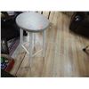 Image 1 : WOOD STOOL
