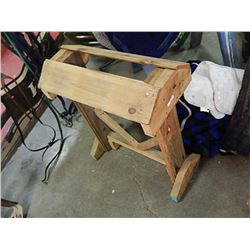 SADDLE STAND - NATURAL