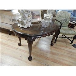 INTRIQUETLEY CARVED MAHOGANY CHIPPENDALE STYLE VINTAGE OVAL SIDE TABLE