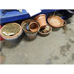 LOT OF ASSORTED PLANT POTS