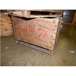 VINTAGE WOOD CRATE - 7UP